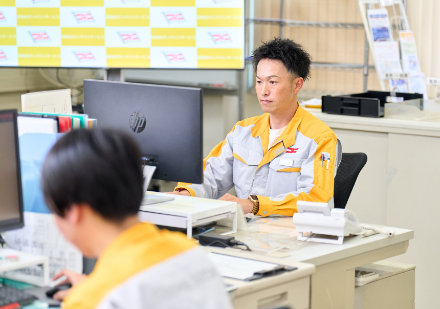 内航代理店業務の様子